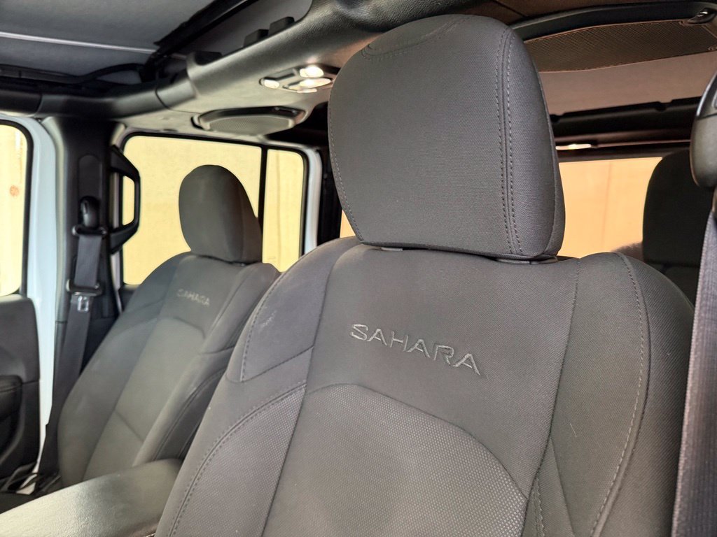 Used 2023 Jeep Wrangler Unlimited Sahara AWD/4WD image 31