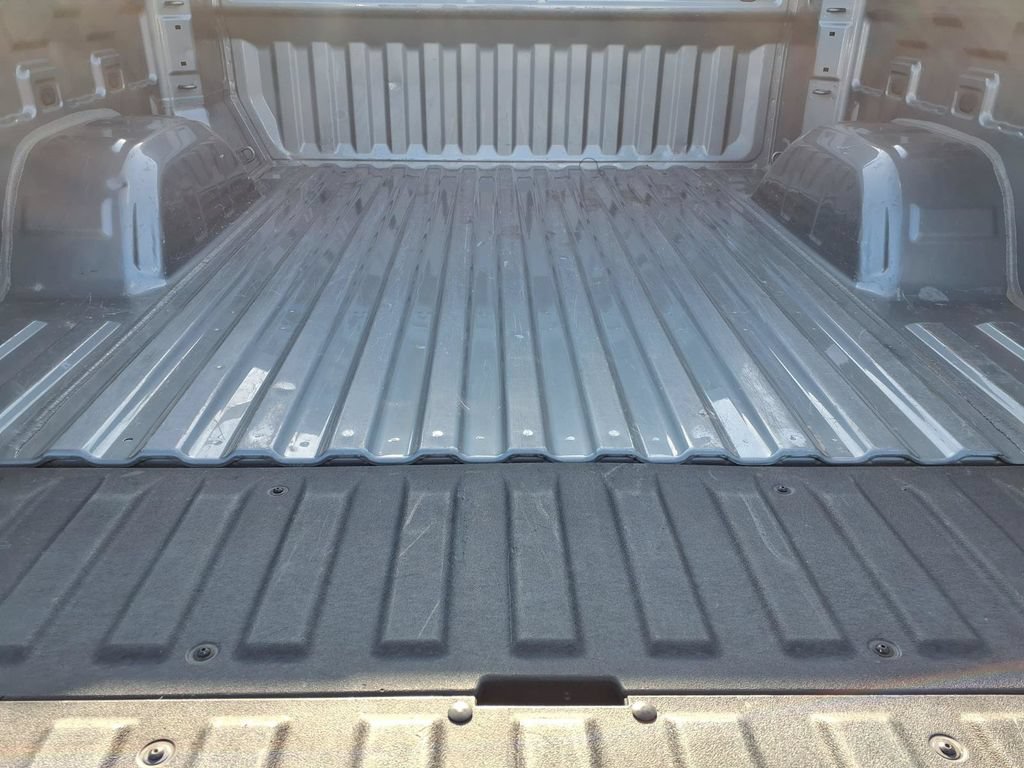 Used 2025 GMC Sierra 1500 SLT RWD image 10