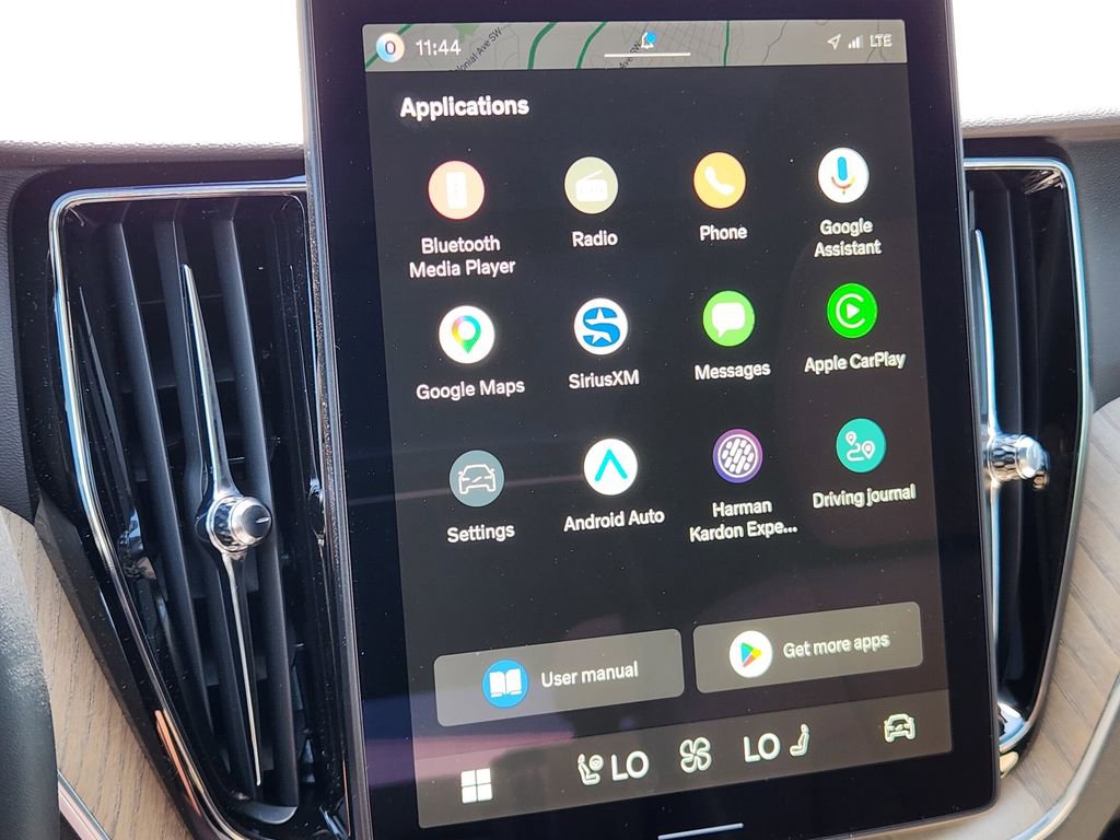 New 2026 Volvo XC60 B5 Plus w/ Protection Package Premier AWD/4WD image 21