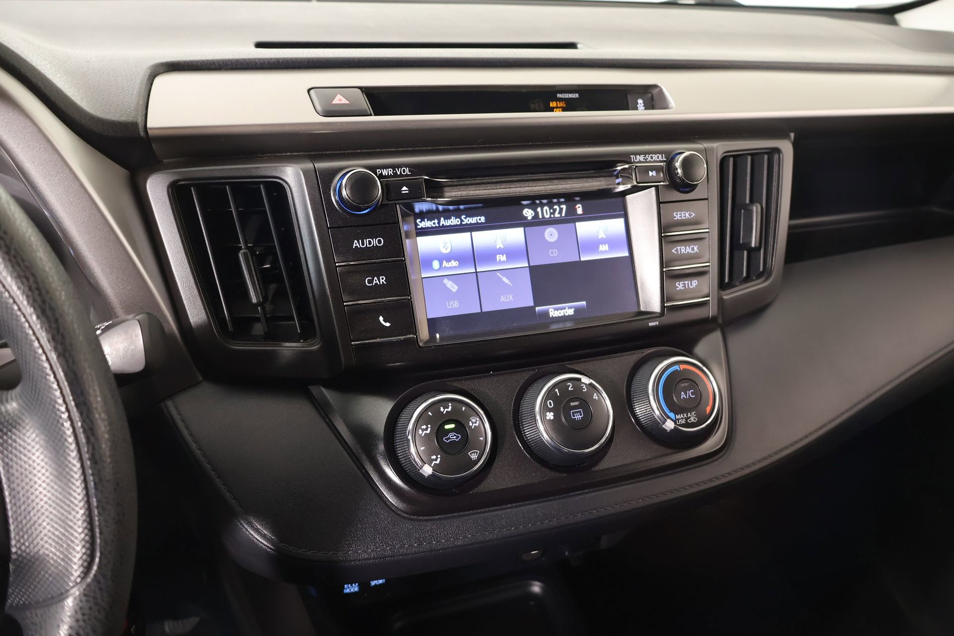 Used 2016 Toyota RAV4 LE image 5