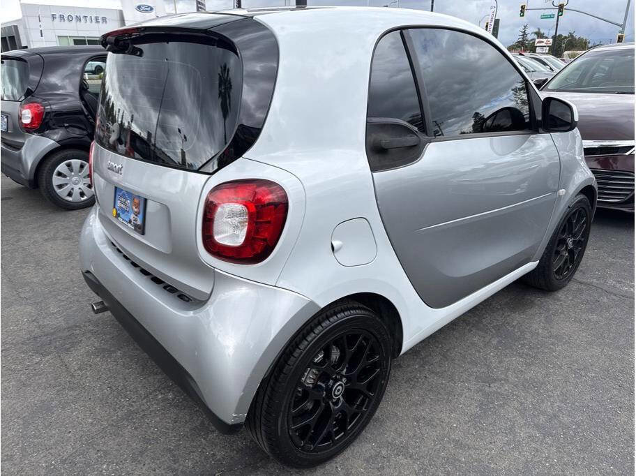 Used 2016 smart fortwo Prime image 14