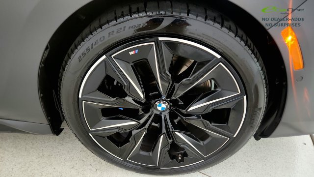 Used 2023 BMW 740i w/ Parking Assistance Package RWD image 82
