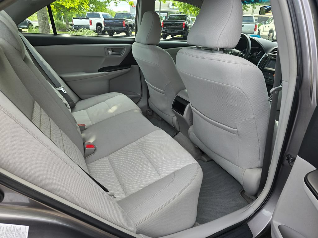 Used 2016 Toyota Camry LE FWD image 13