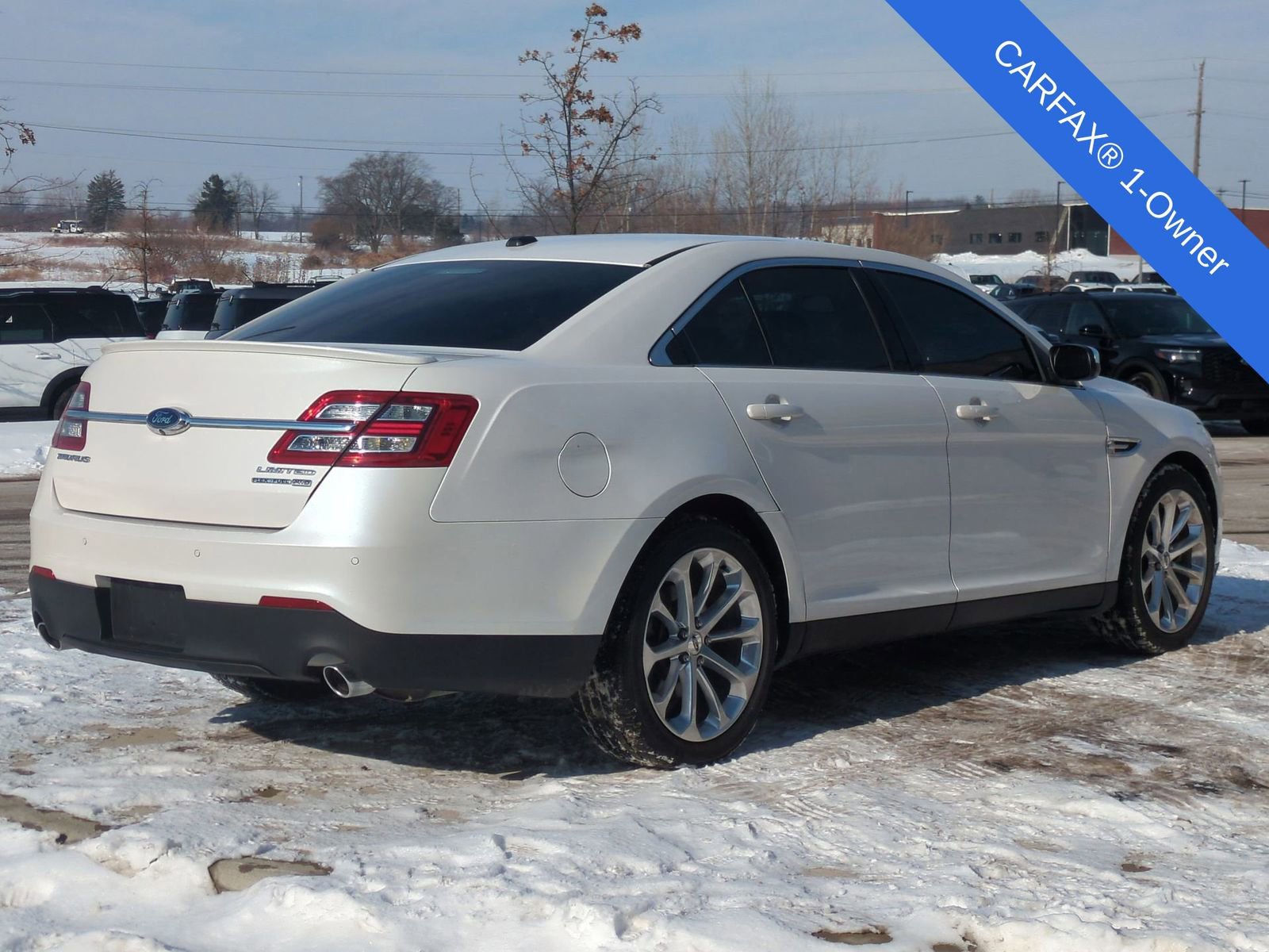 Used 2018 Ford Taurus Limited w/ Driver Assist Package image 8