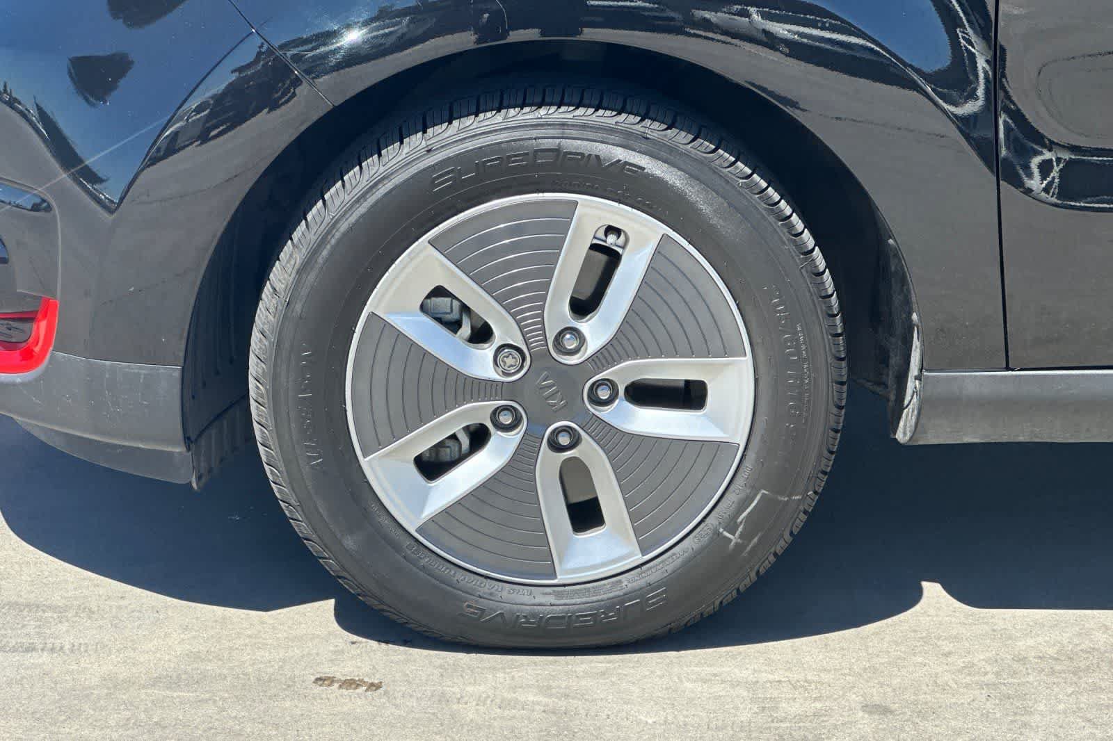 Used 2019 Kia Soul EV + FWD image 35
