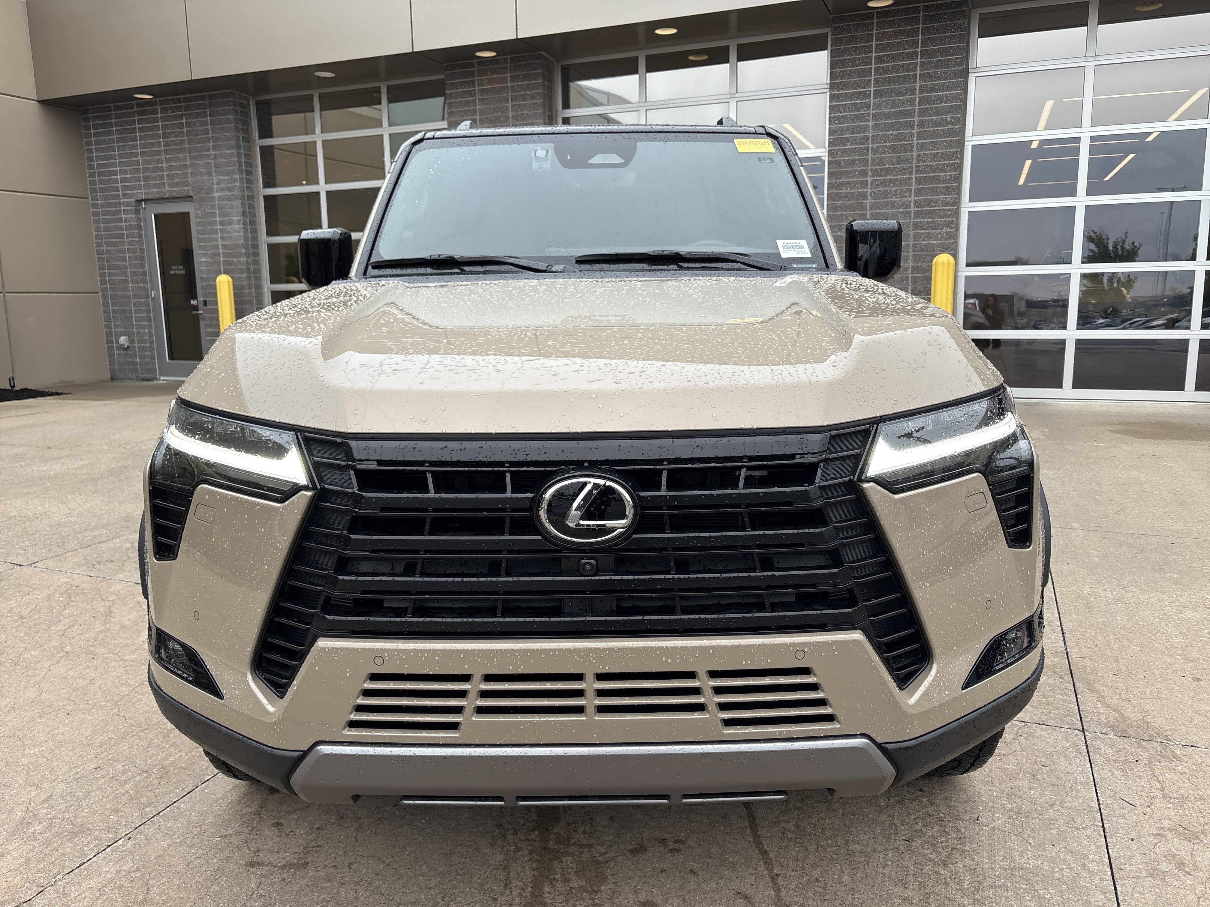 Used 2025 Lexus GX 550 image 3