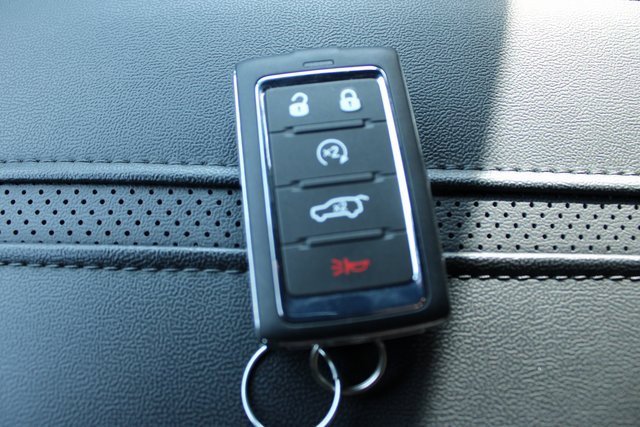 Used 2024 Jeep Wagoneer Launch Edition image 32