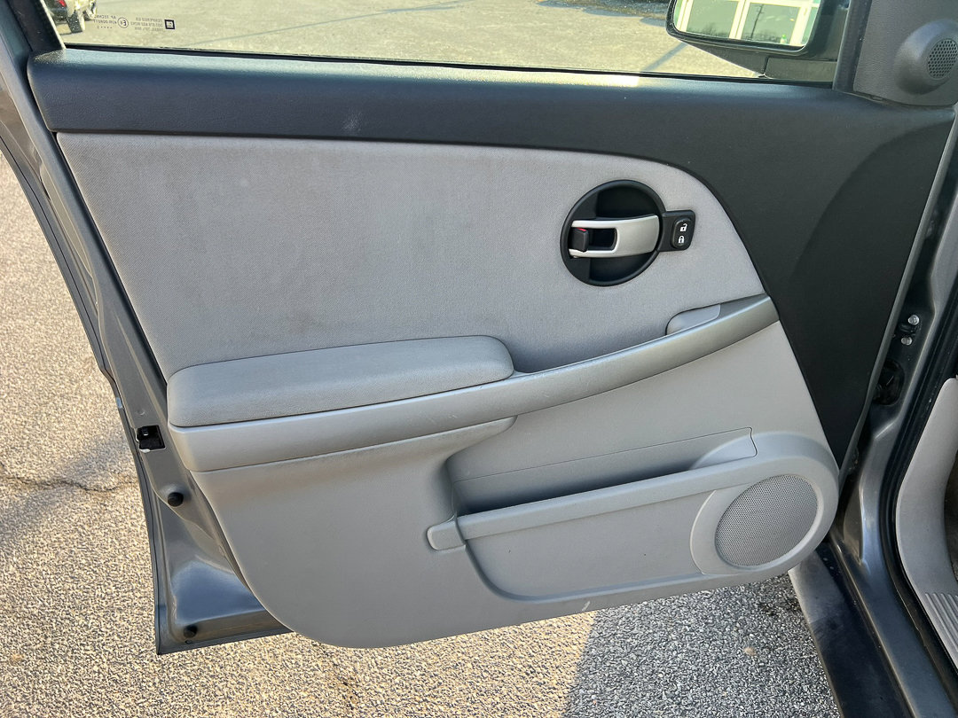 Used 2005 Chevrolet Equinox LS w/ Preferred Equipment Group image 11