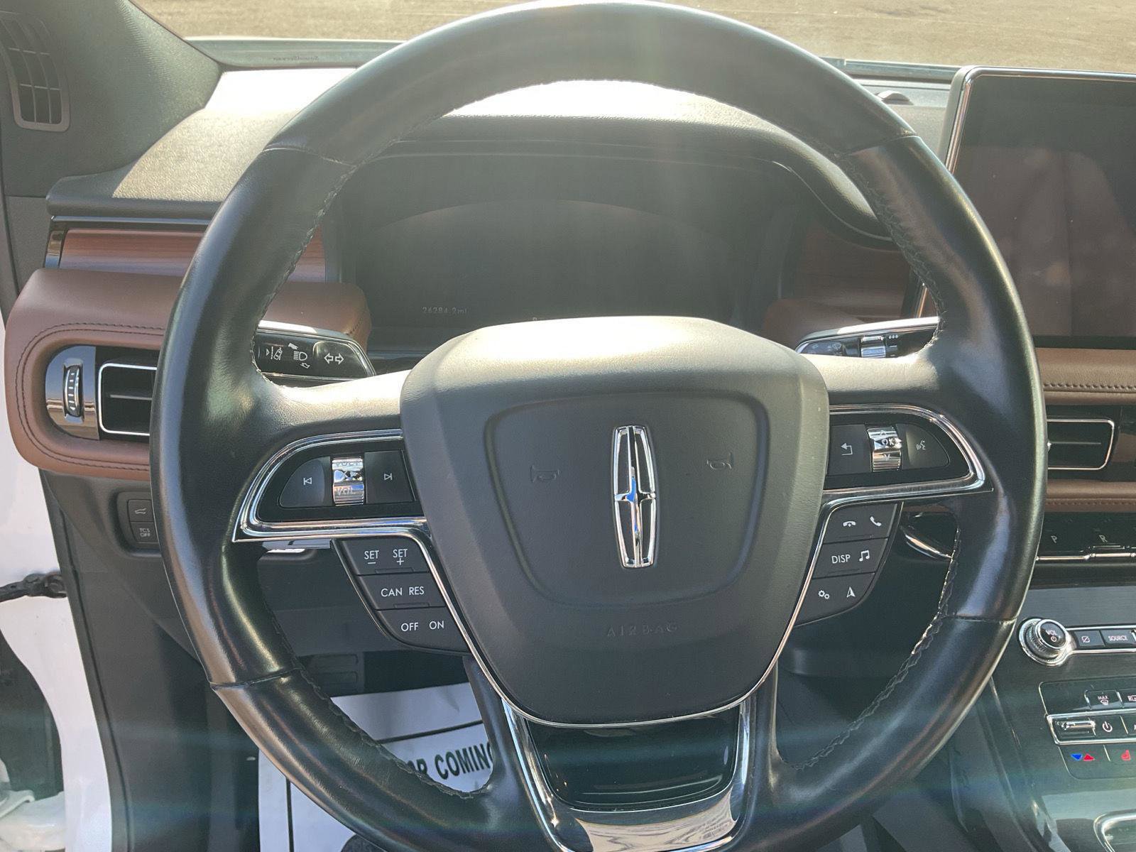 Used 2023 Lincoln Nautilus Reserve image 14