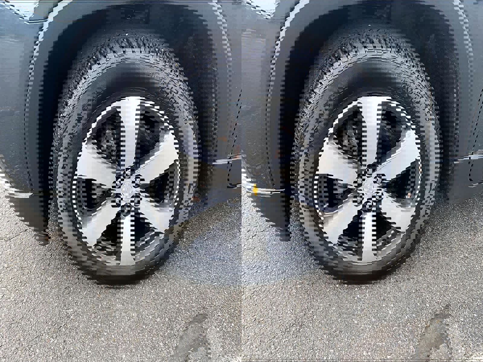 Used 2020 Chevrolet Traverse LT w/ LT Premium Package AWD/4WD image 7