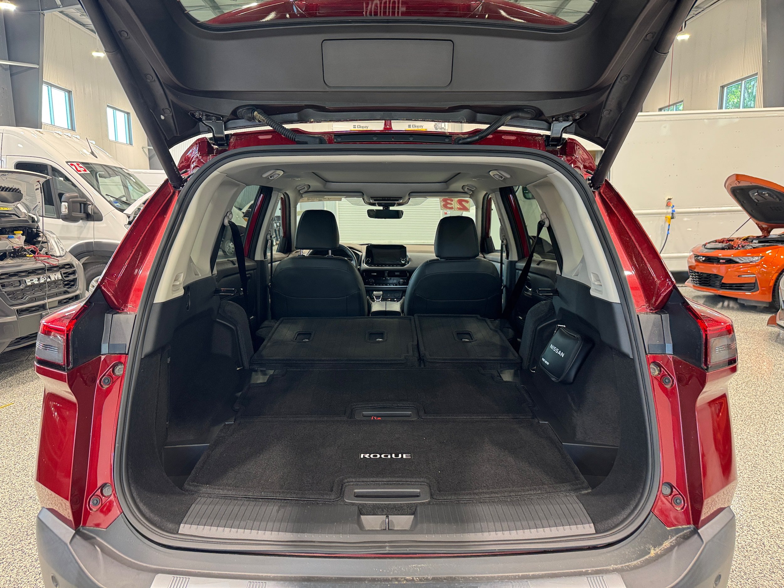 Used 2023 Nissan Rogue SL w/ SL Premium Package AWD/4WD image 9