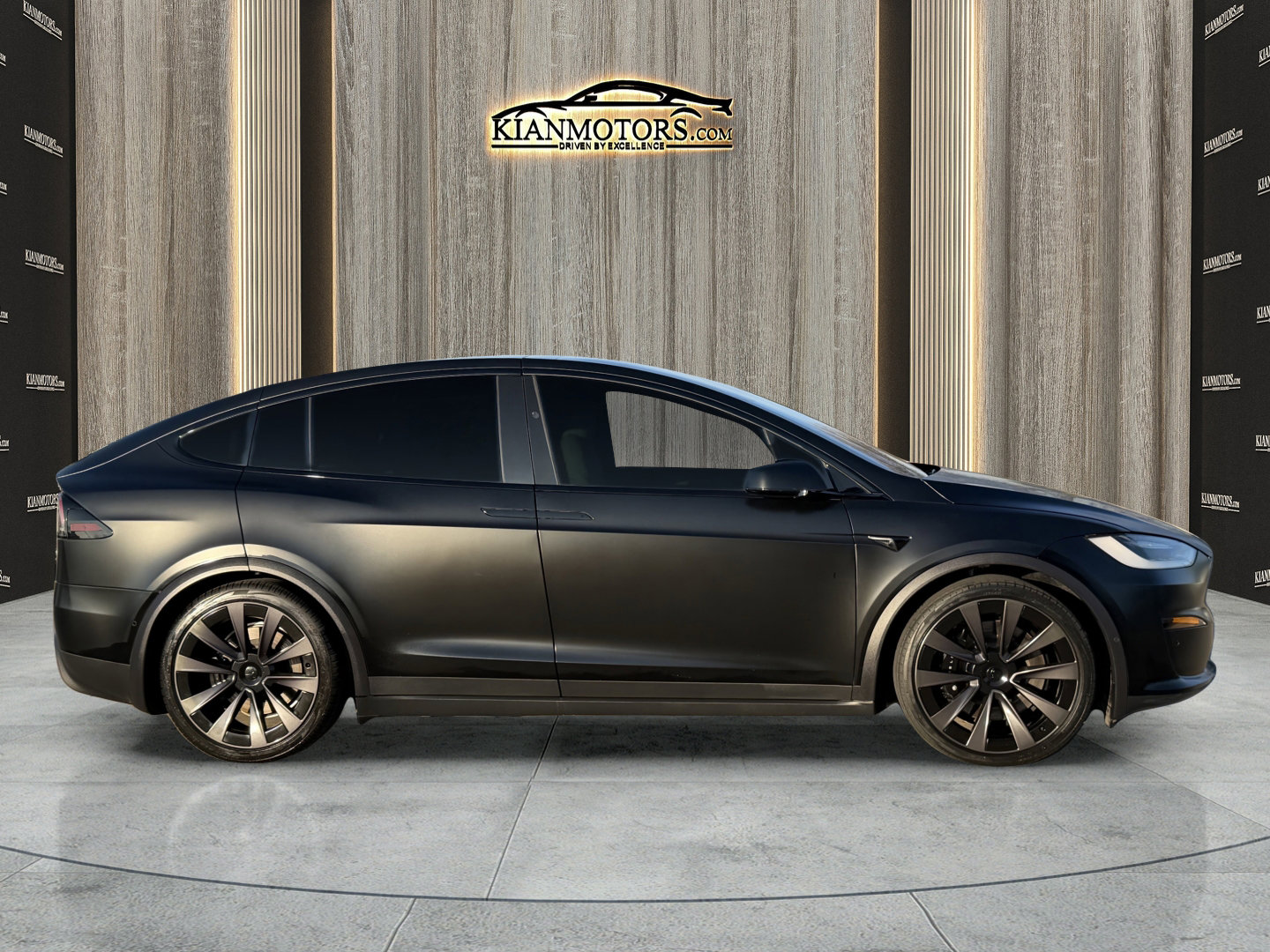 Used 2022 Tesla Model X image 10