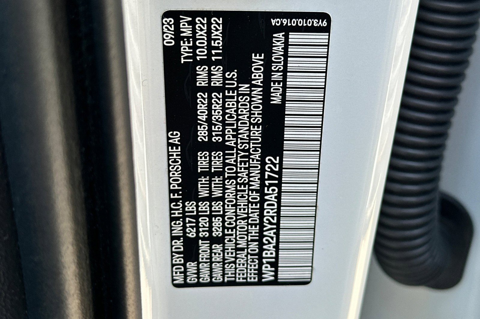 Certified 2024 Porsche Cayenne Coupe AWD/4WD image 29