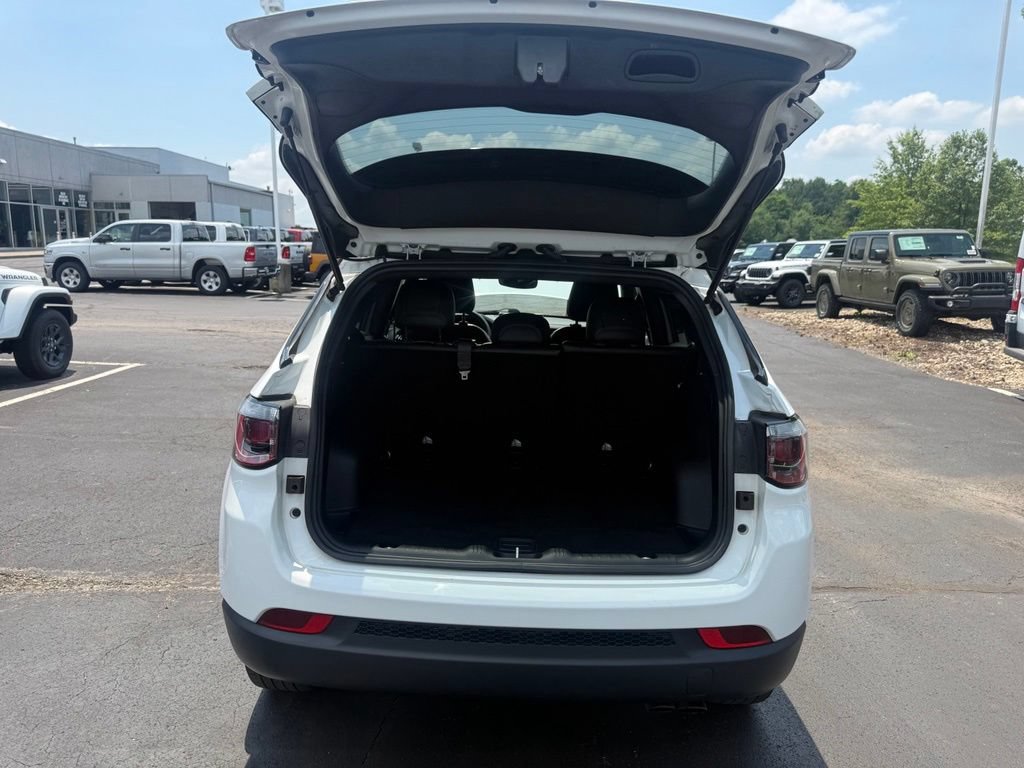 Used 2022 Jeep Compass Latitude AWD/4WD image 37