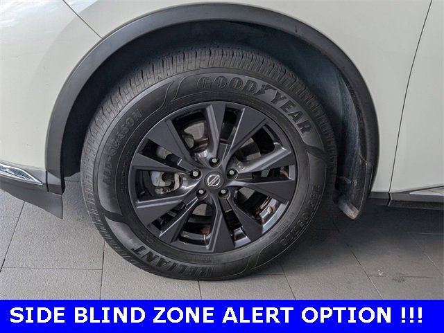 Used 2017 Nissan Murano SV w/ Premium Plus Package image 4