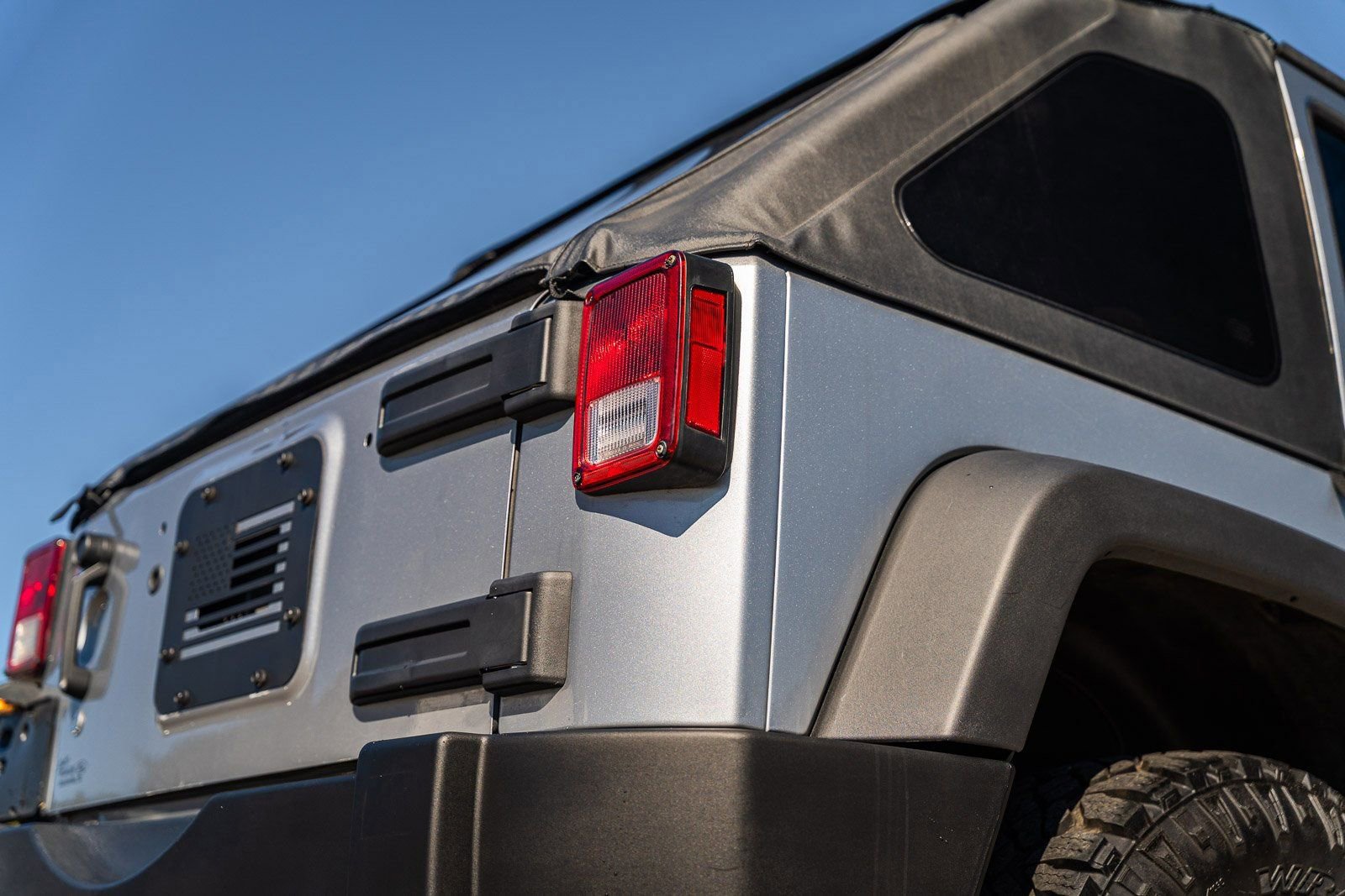 Used 2013 Jeep Wrangler Unlimited Sport w/ Connectivity Group image 14