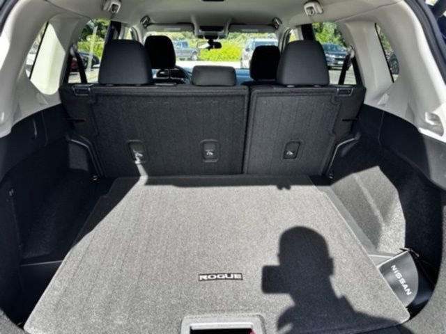 New 2026 Nissan Rogue SV w/ Cold Weather Package image 9