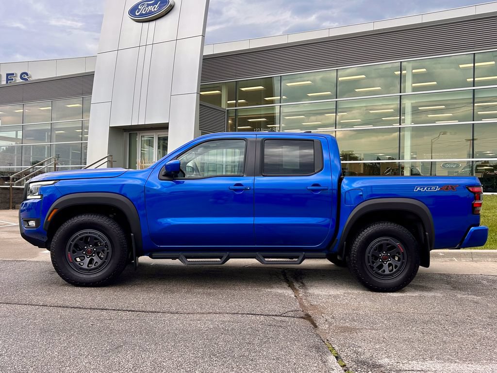 Used 2025 Nissan Frontier PRO-4X w/ Pro Convenience Package AWD/4WD image 3