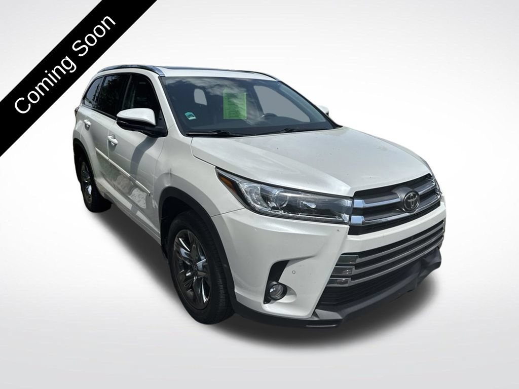 Used 2017 Toyota Highlander Limited Platinum AWD/4WD image 3