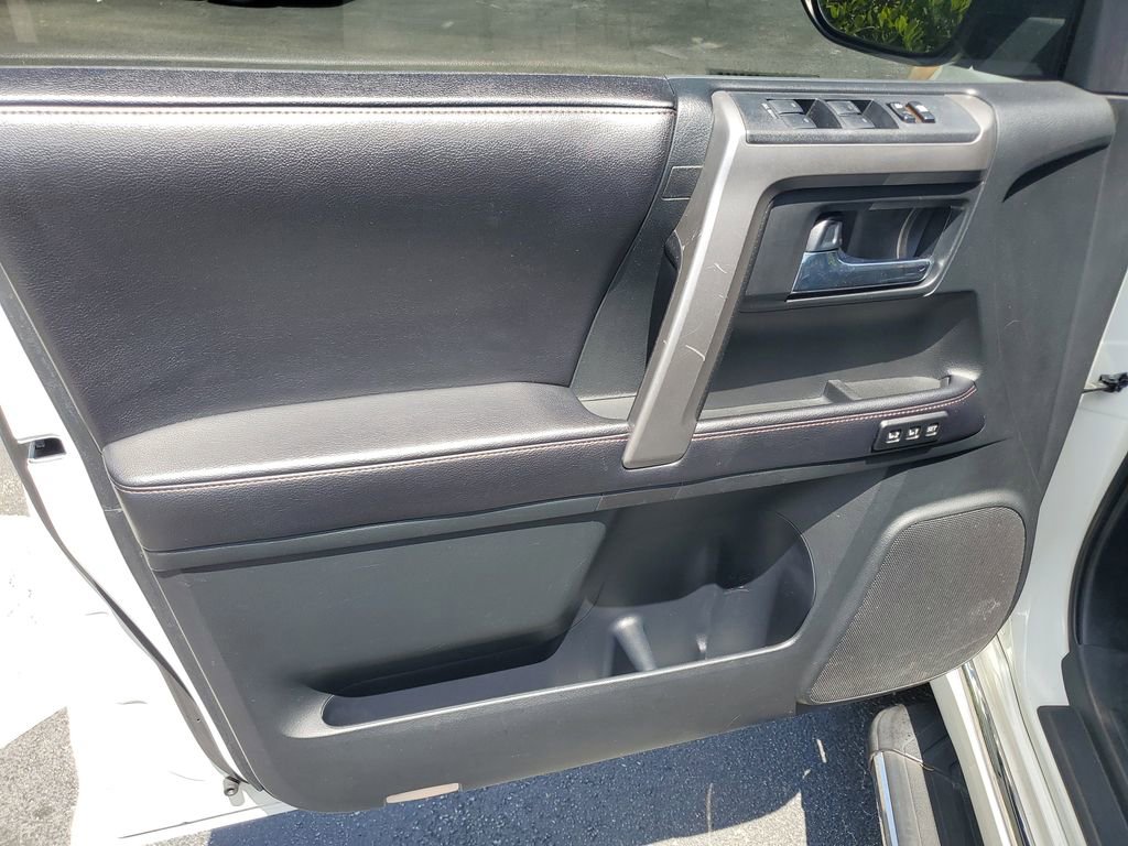 Used 2016 Toyota 4Runner Limited AWD/4WD image 18