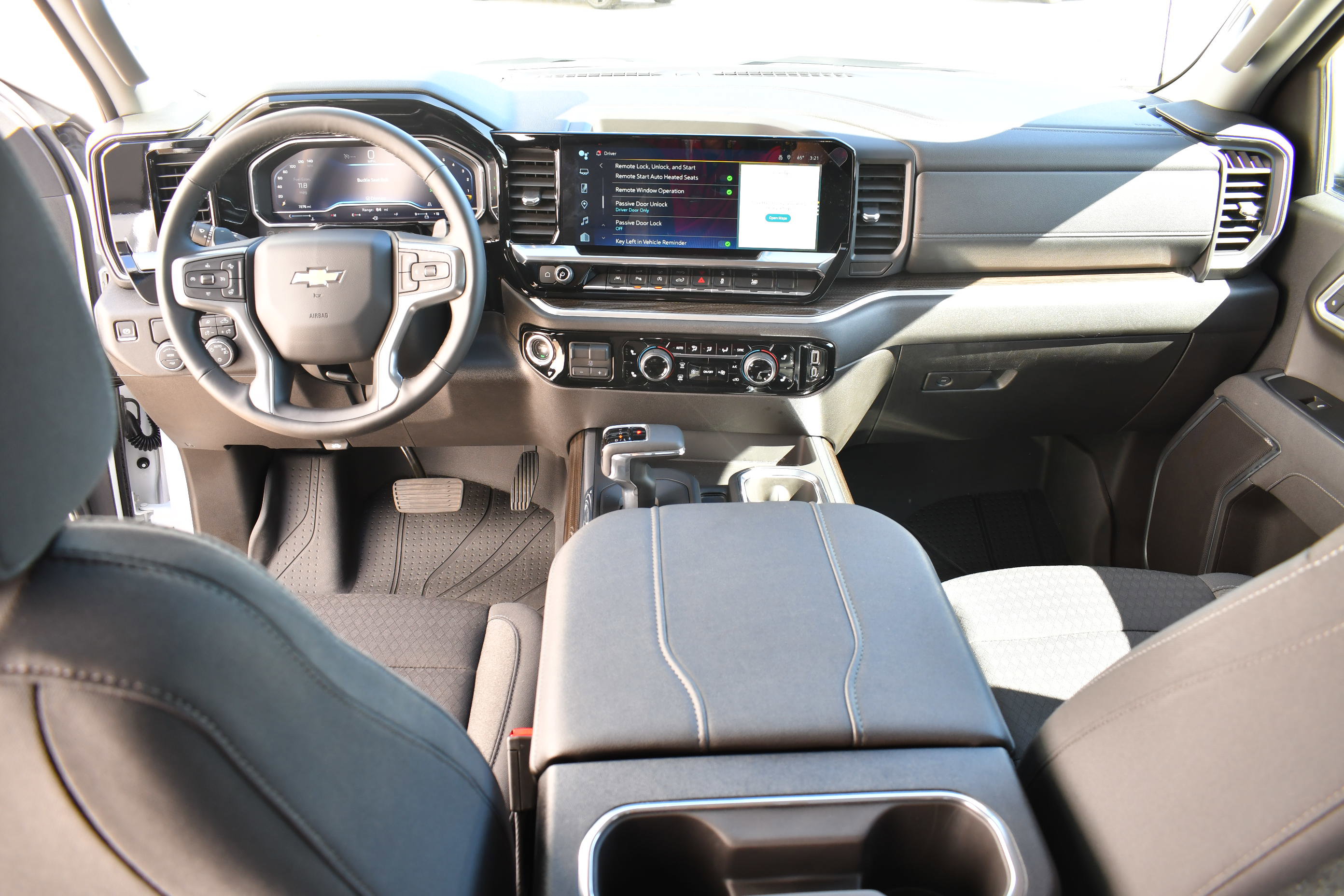 Used 2025 Chevrolet Silverado 1500 LT w/ Texas Edition Plus RWD image 18
