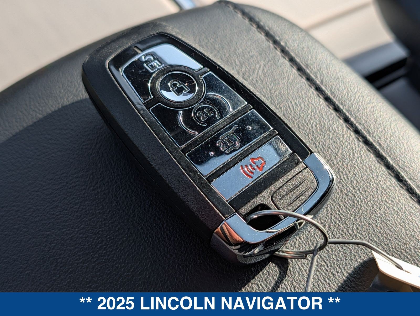 Used 2025 Lincoln Navigator Reserve w/ Jet Appearance Package AWD/4WD image 41