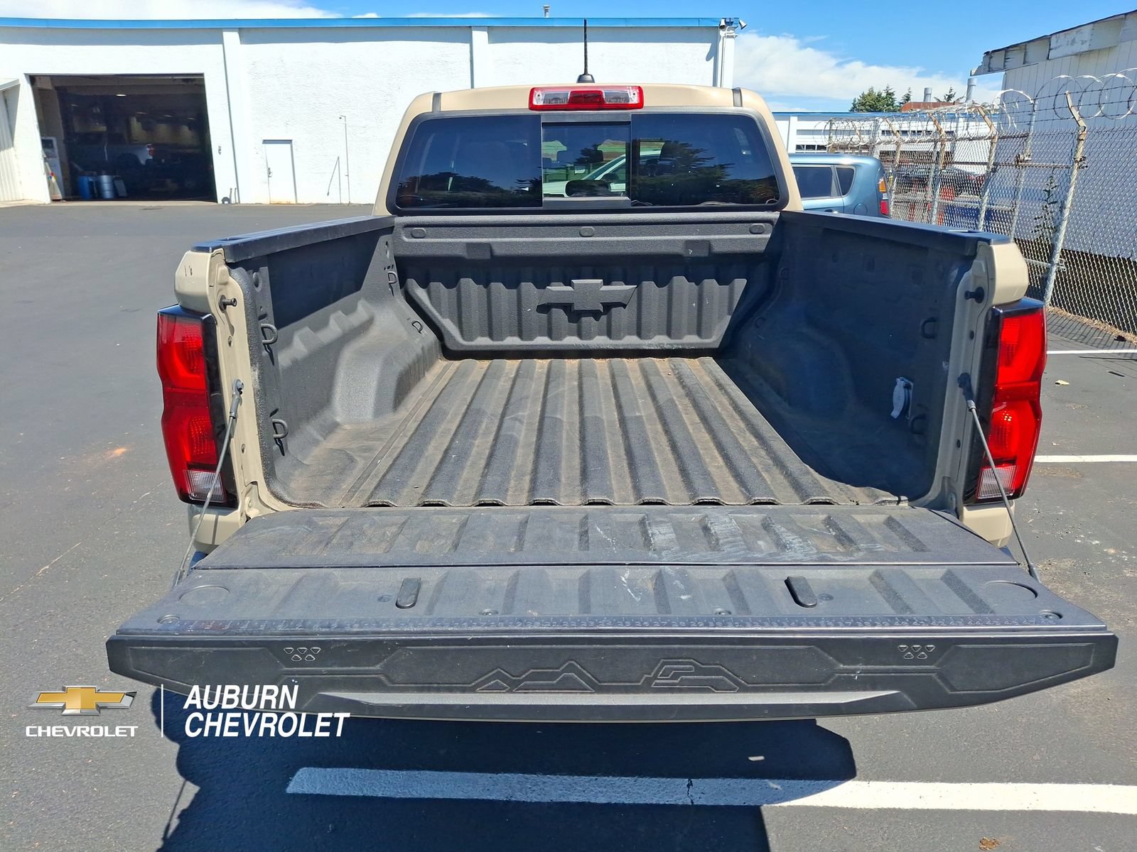 Certified 2023 Chevrolet Colorado Z71 w/ Z71 Convenience Package 2 AWD/4WD image 18
