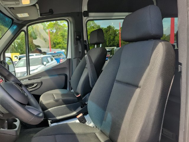 Used 2025 Mercedes-Benz Sprinter 2500 image 16