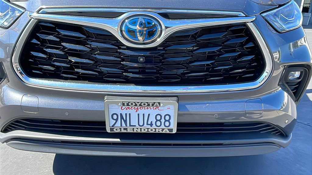 Used 2024 Toyota Highlander Limited image 9