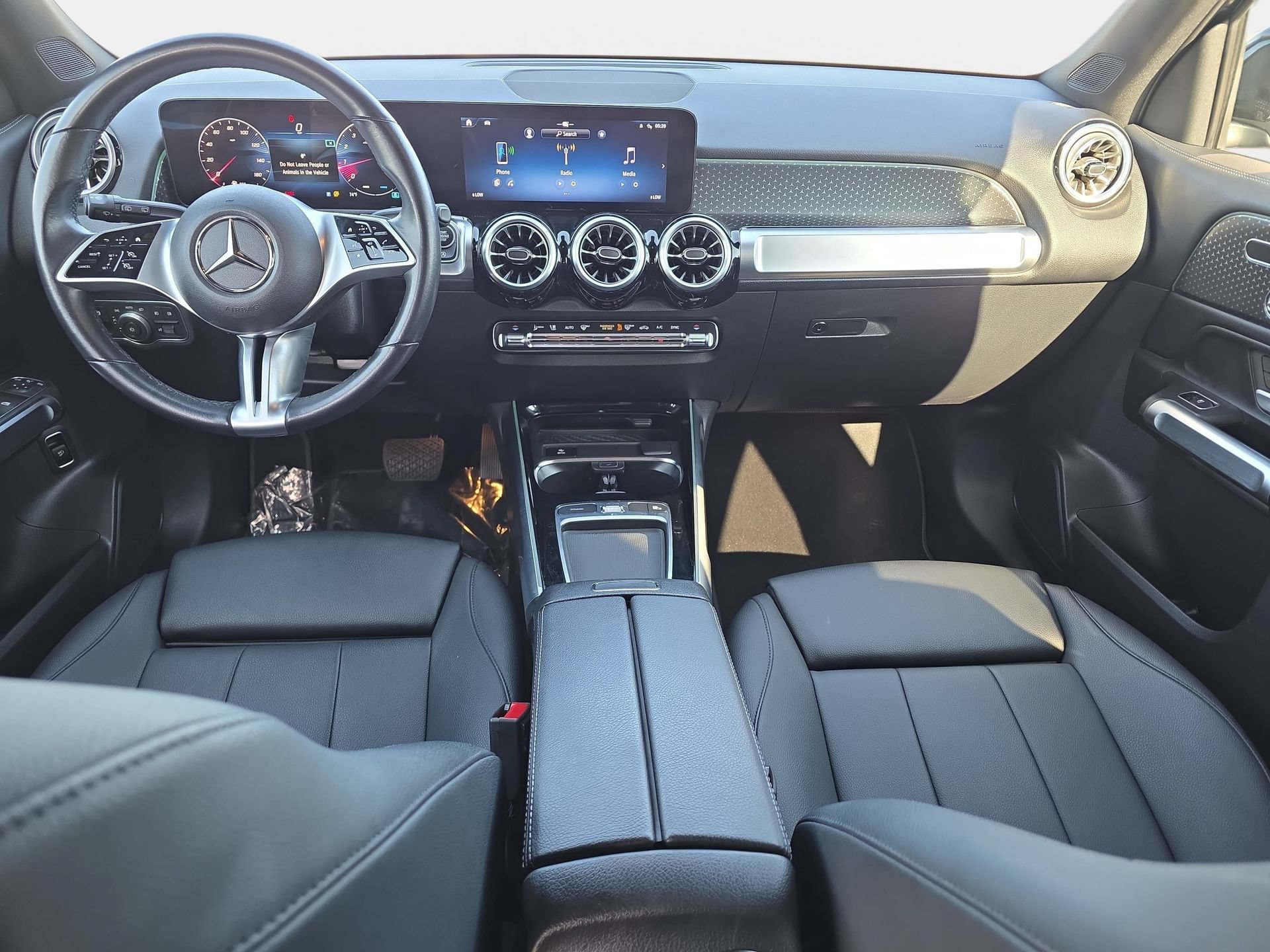 Used 2024 Mercedes-Benz GLB 250 image 9