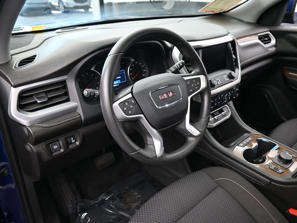 Used 2023 GMC Acadia SLE w/ Driver Convenience Package image 10