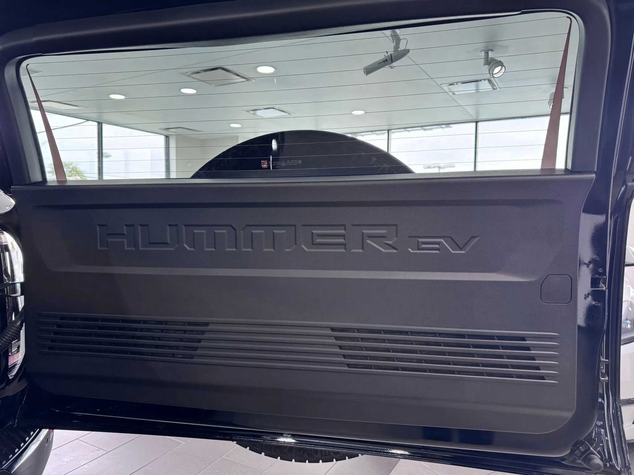 Used 2024 GMC Hummer EV 2X w/ LPO, Illumination Package image 25