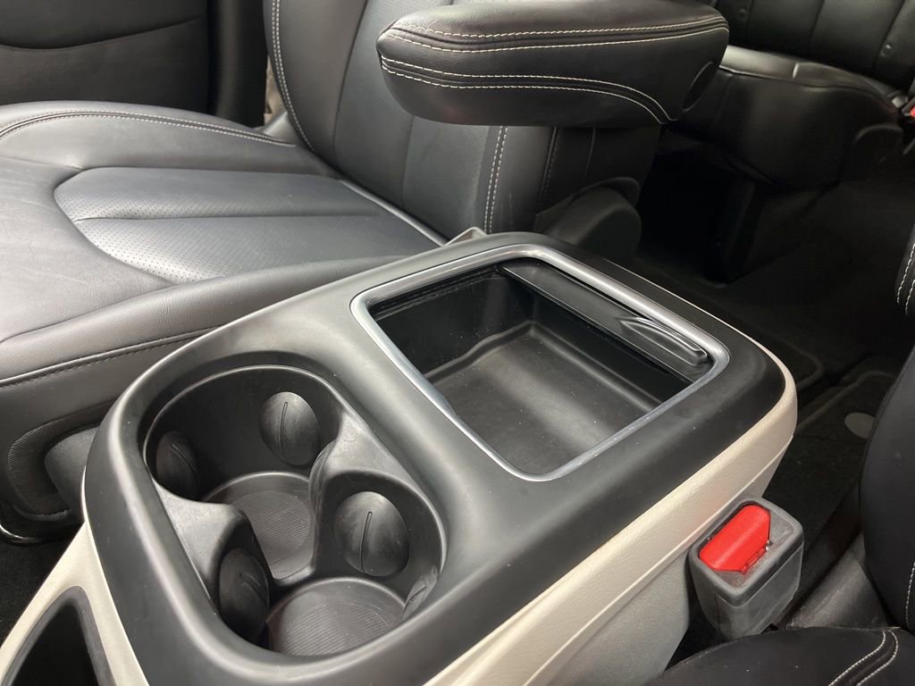Used 2024 Chrysler Pacifica Touring-L FWD image 28