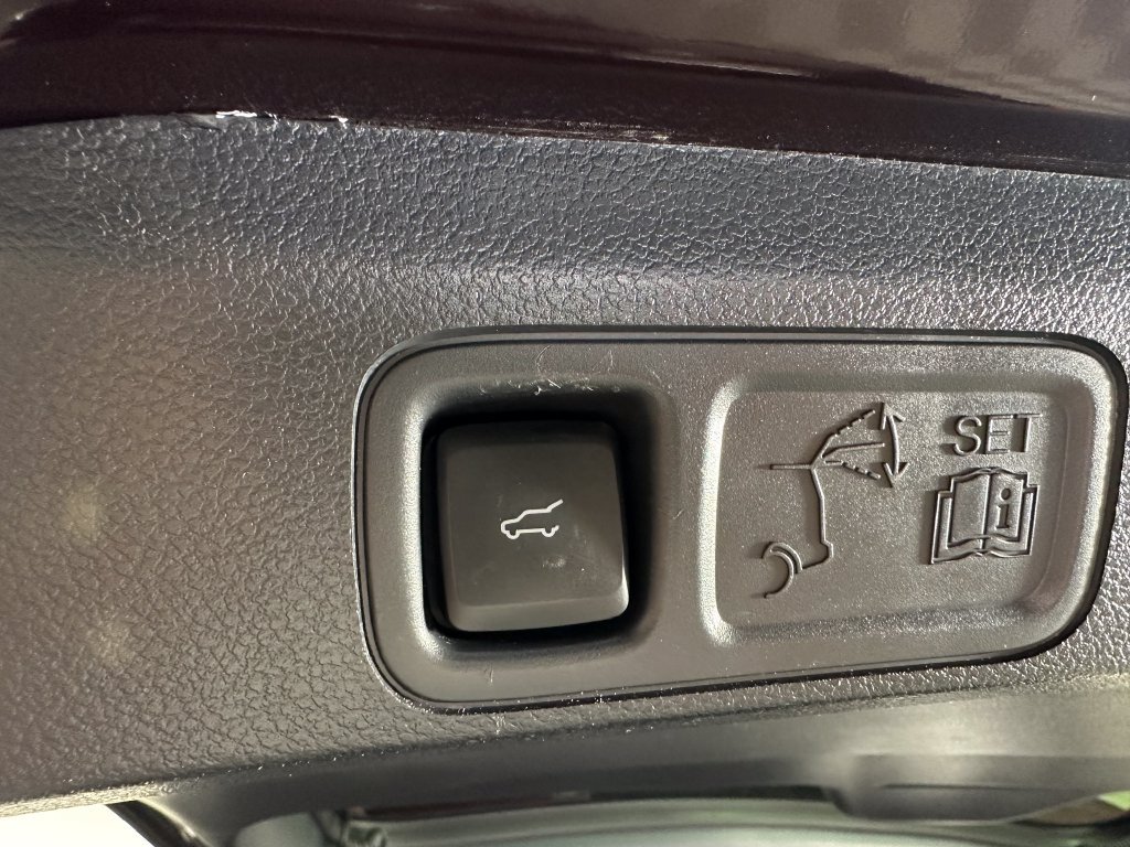 Used 2024 Lincoln Navigator L Reserve AWD/4WD image 8