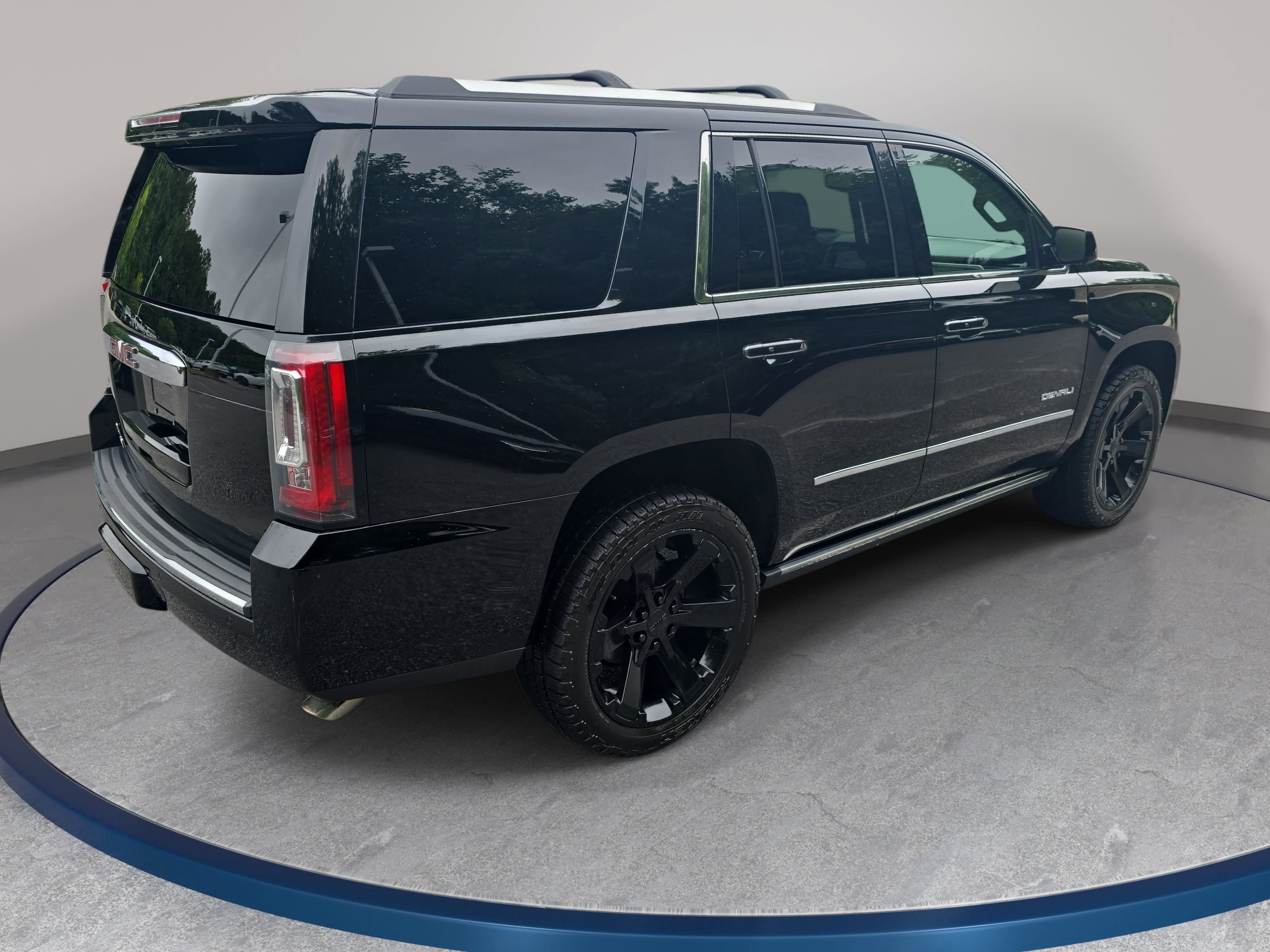 Used 2018 GMC Yukon Denali w/ Open Road Package AWD/4WD image 5