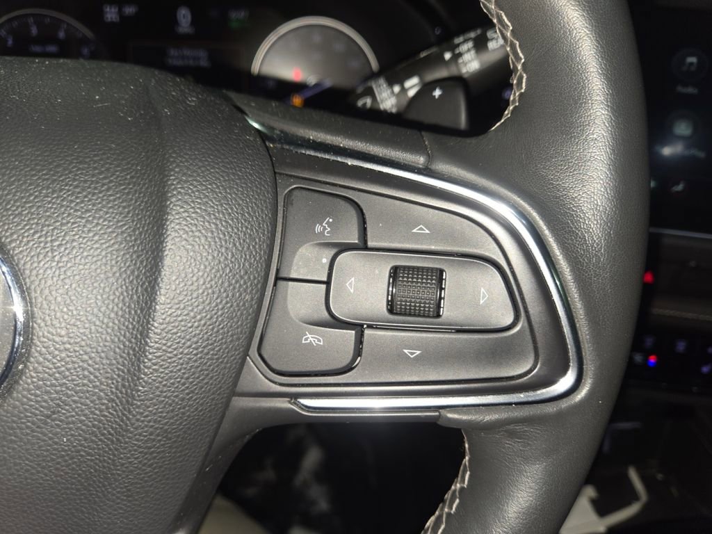 Used 2022 Buick Envision Essence w/ Sport Touring Package image 19