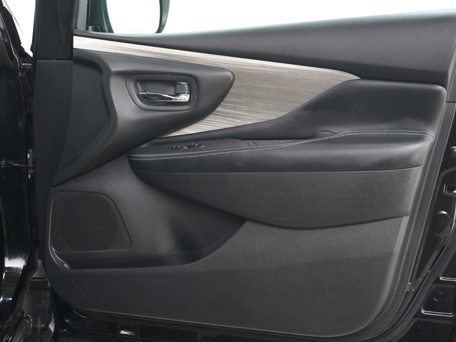 Used 2017 Nissan Murano SV image 11