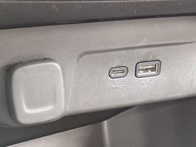 Certified 2025 Chevrolet Trax LT image 23