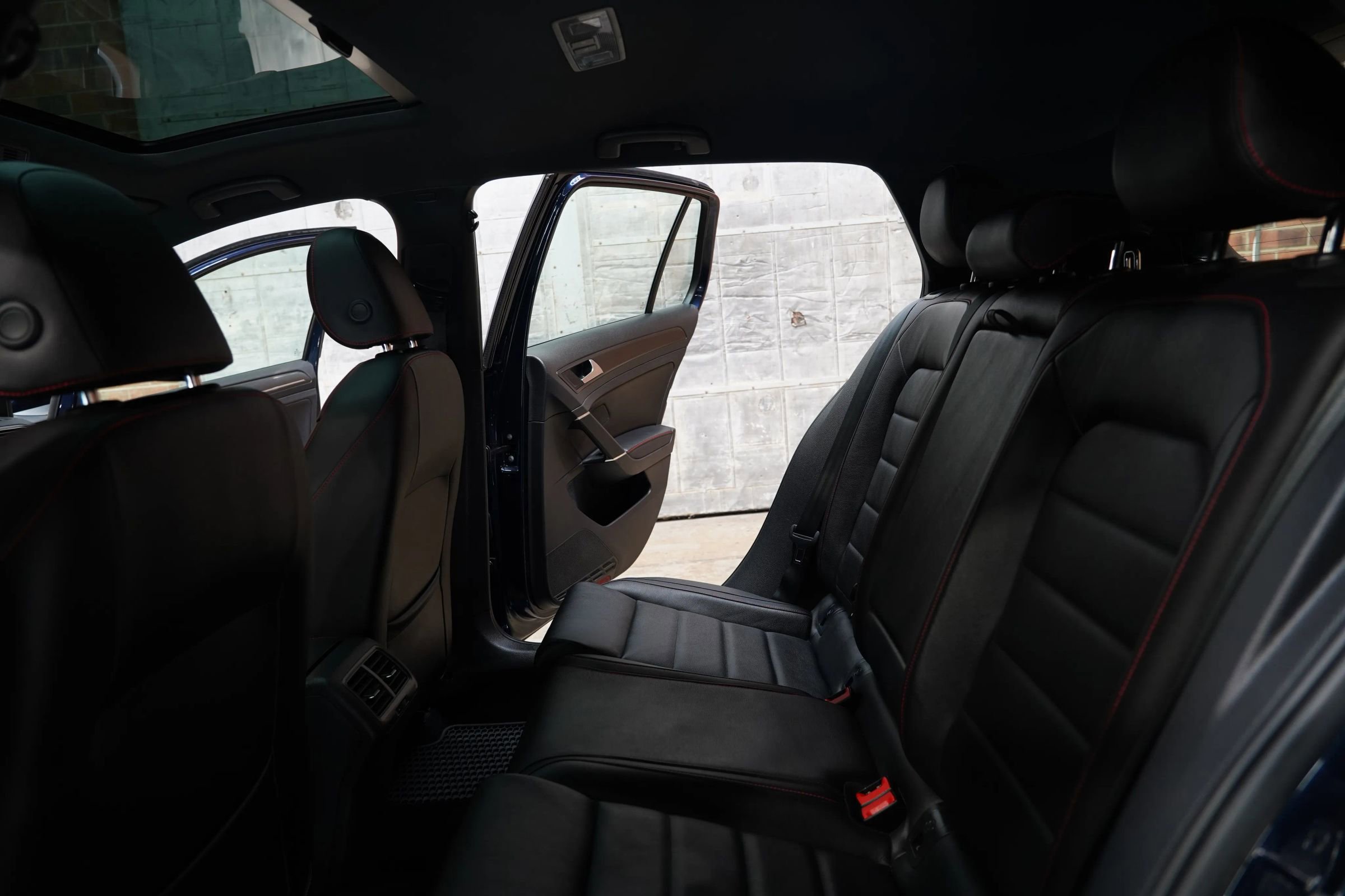 Used 2018 Volkswagen GTI SE w/ SE Leather Package image 42