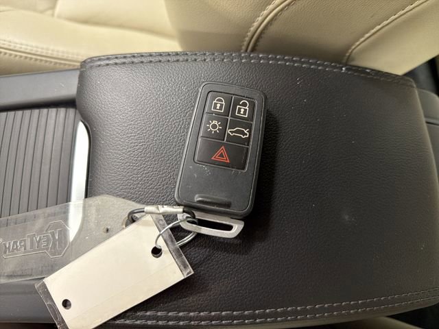 Used 2017 Volvo V60 T5 Premier w/ Convenience Package image 31