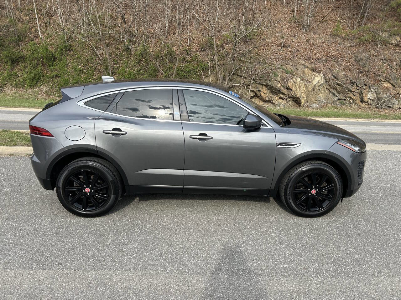 Used 2018 Jaguar E-PACE S image 9
