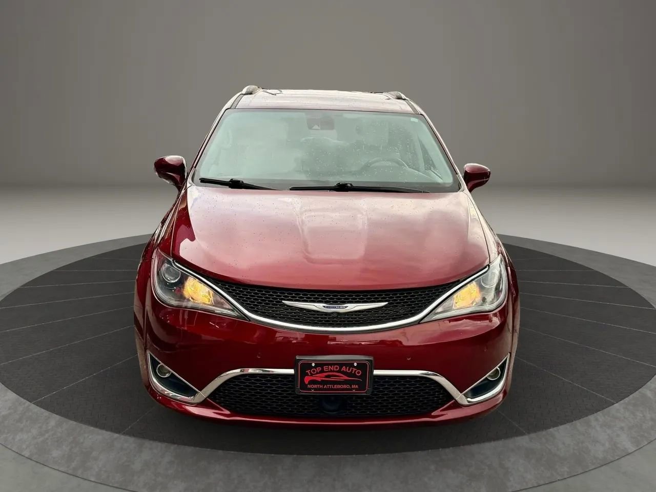 Used 2020 Chrysler Pacifica Touring-L Plus FWD image 2