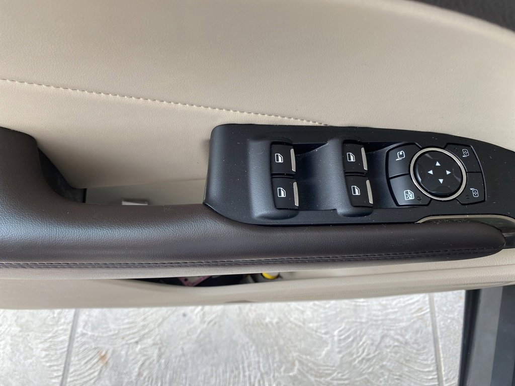 Used 2019 Lincoln MKC Reserve w/ MKC Climate Package image 9