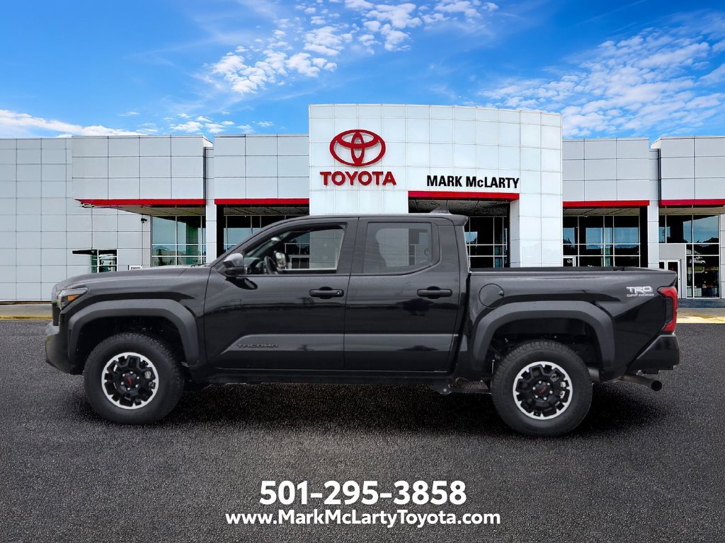 Used 2025 Toyota Tacoma TRD Off-Road AWD/4WD image 2