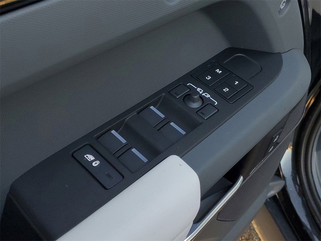 New 2026 Land Rover Defender 110 S image 12