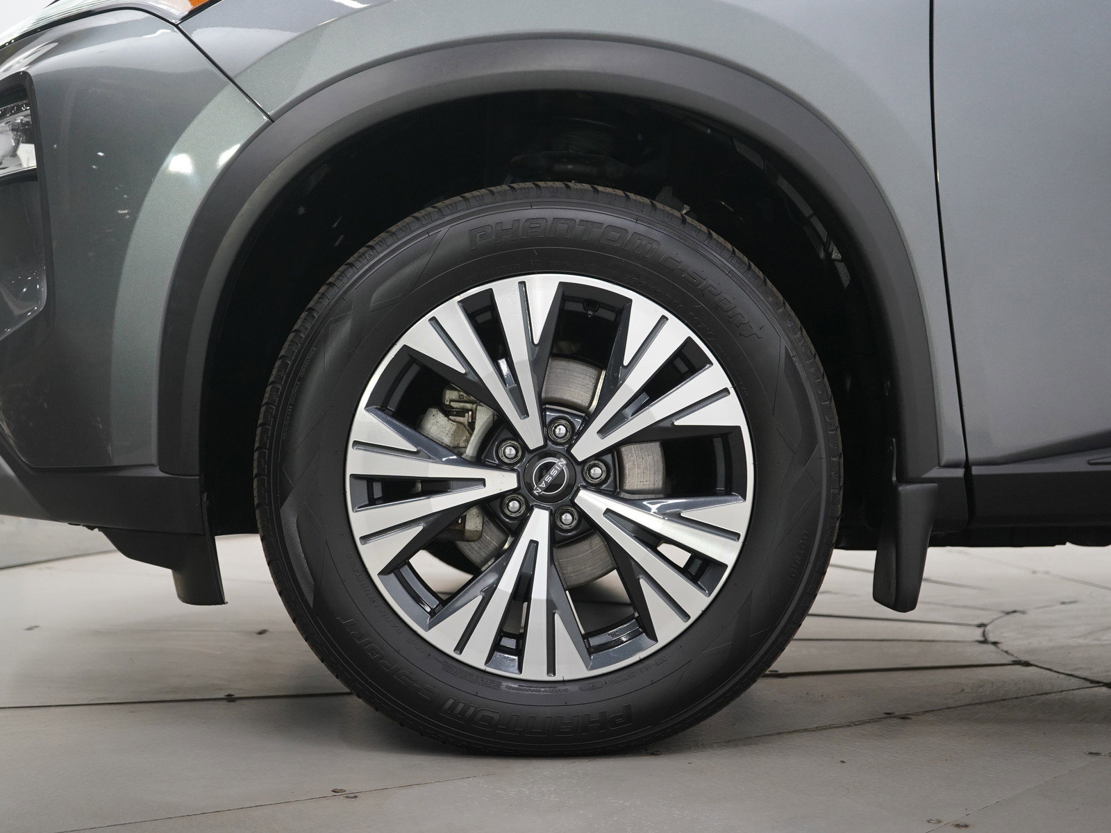 Used 2023 Nissan Rogue SV w/ SV Premium B Package image 31