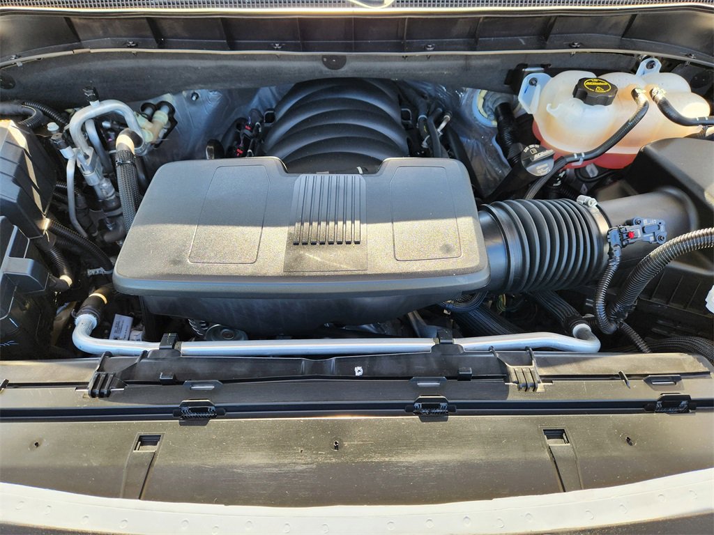 Used 2024 Chevrolet Suburban LT image 32