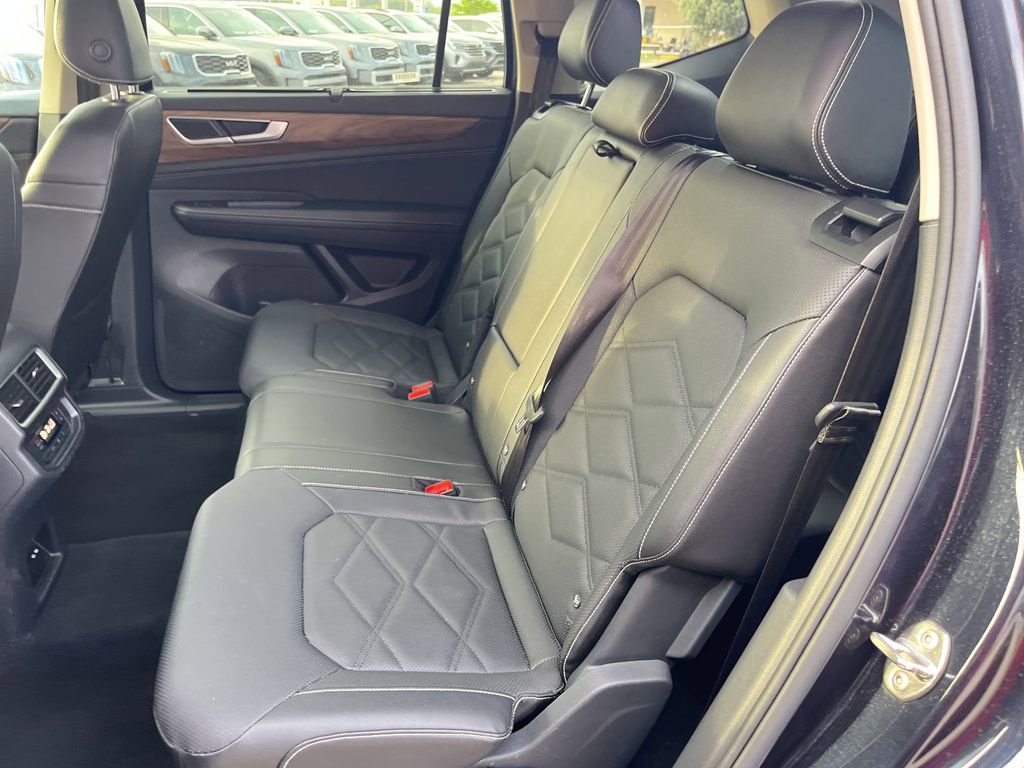 Used 2025 Volkswagen Atlas SE image 27