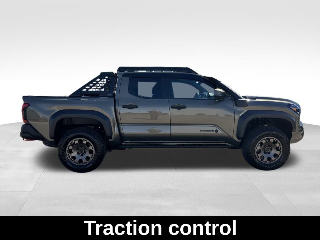 Used 2025 Toyota Tacoma Trailhunter image 6