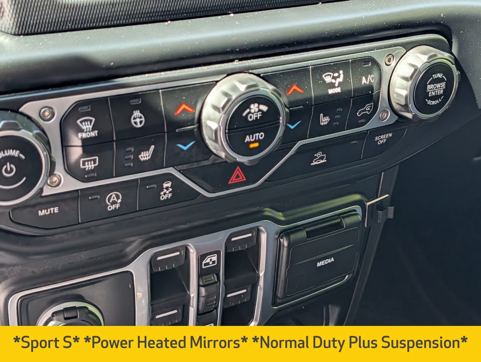Used 2023 Jeep Gladiator Sport AWD/4WD image 11